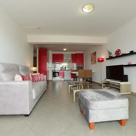 Daire Ruby Red & Atlantic Blue In Oceano Atlantico Portimão